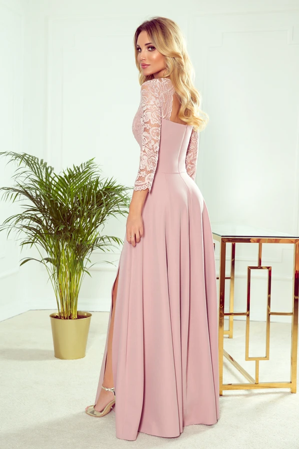 309-4 AMBER elegantiškas nėriniuotas ilgas suknelė su iškirpte - PUDROS ROŽĖ